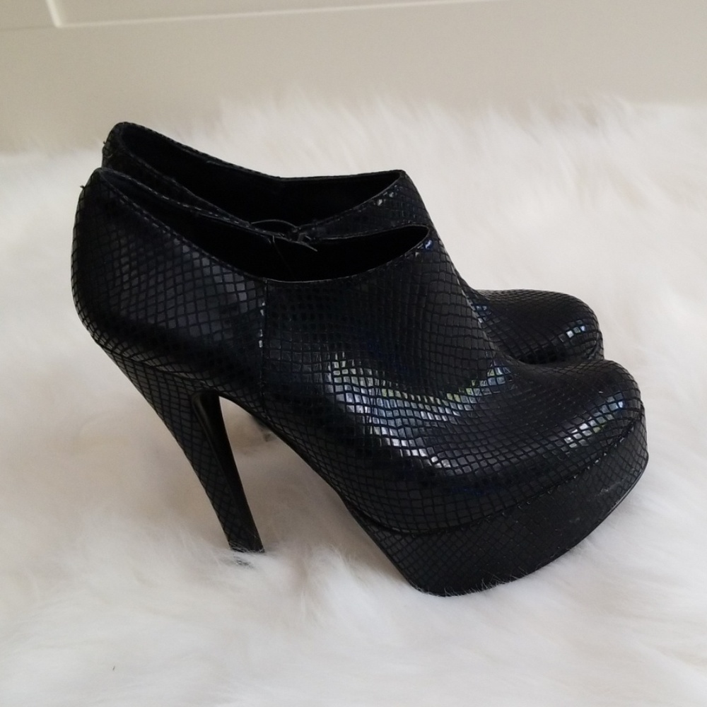 Aldo Ankle Booty Size 37